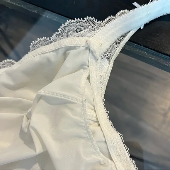 Amoena Aurelie Size 34D Wired Mastectomy Bra Lace & Gold Tone Detailing - Picture 10 of 15